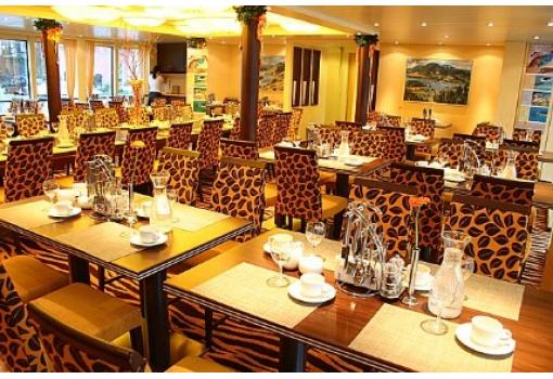 Su alegre decoración crea a bordo un cordial ambiente